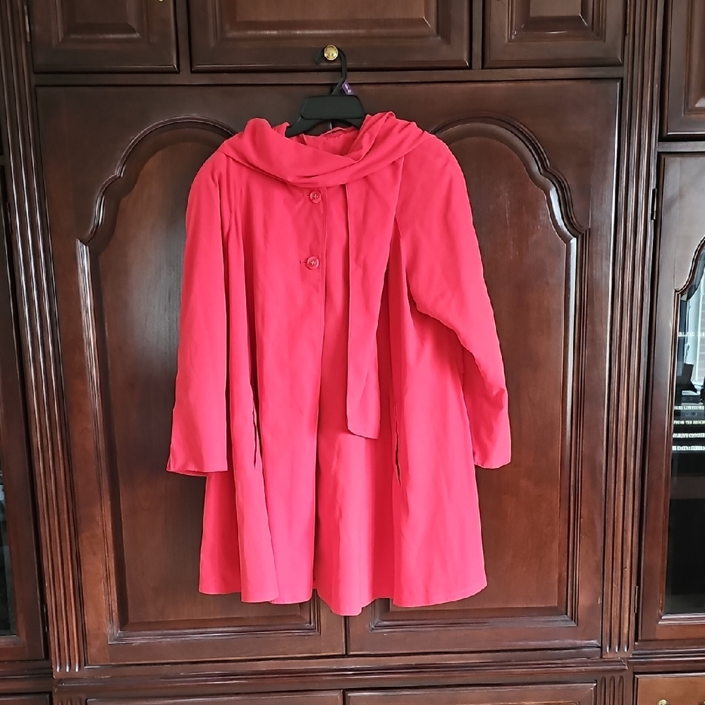 Gallery Bold Red Women's Cape